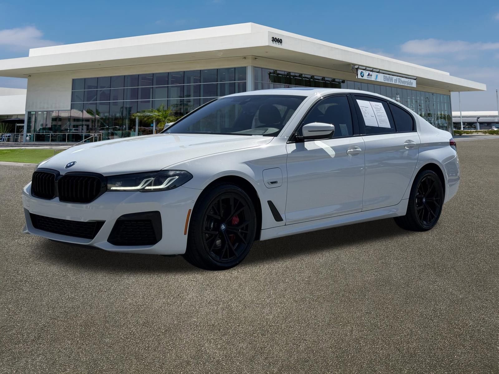 Used 2023 BMW 530e 530e iPerformance w/ M Sport Package image 4