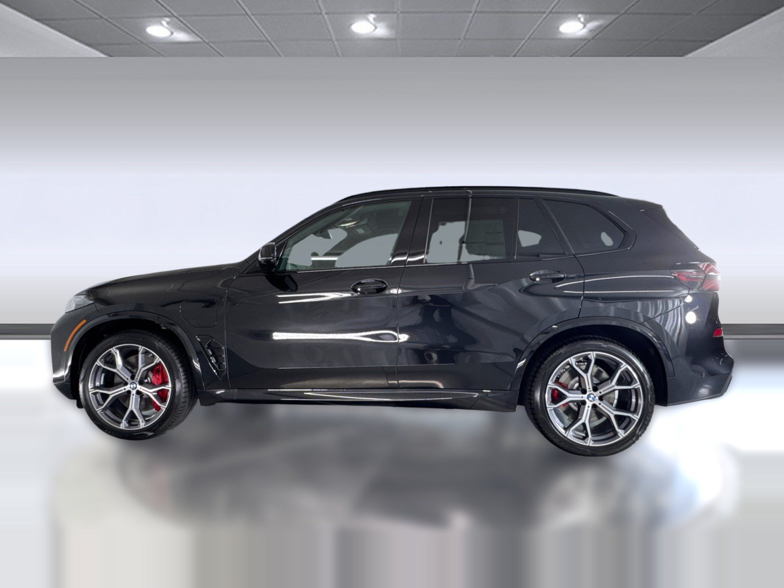 New 2026 BMW X5 xDrive50e w/ M Sport Package AWD/4WD image 2