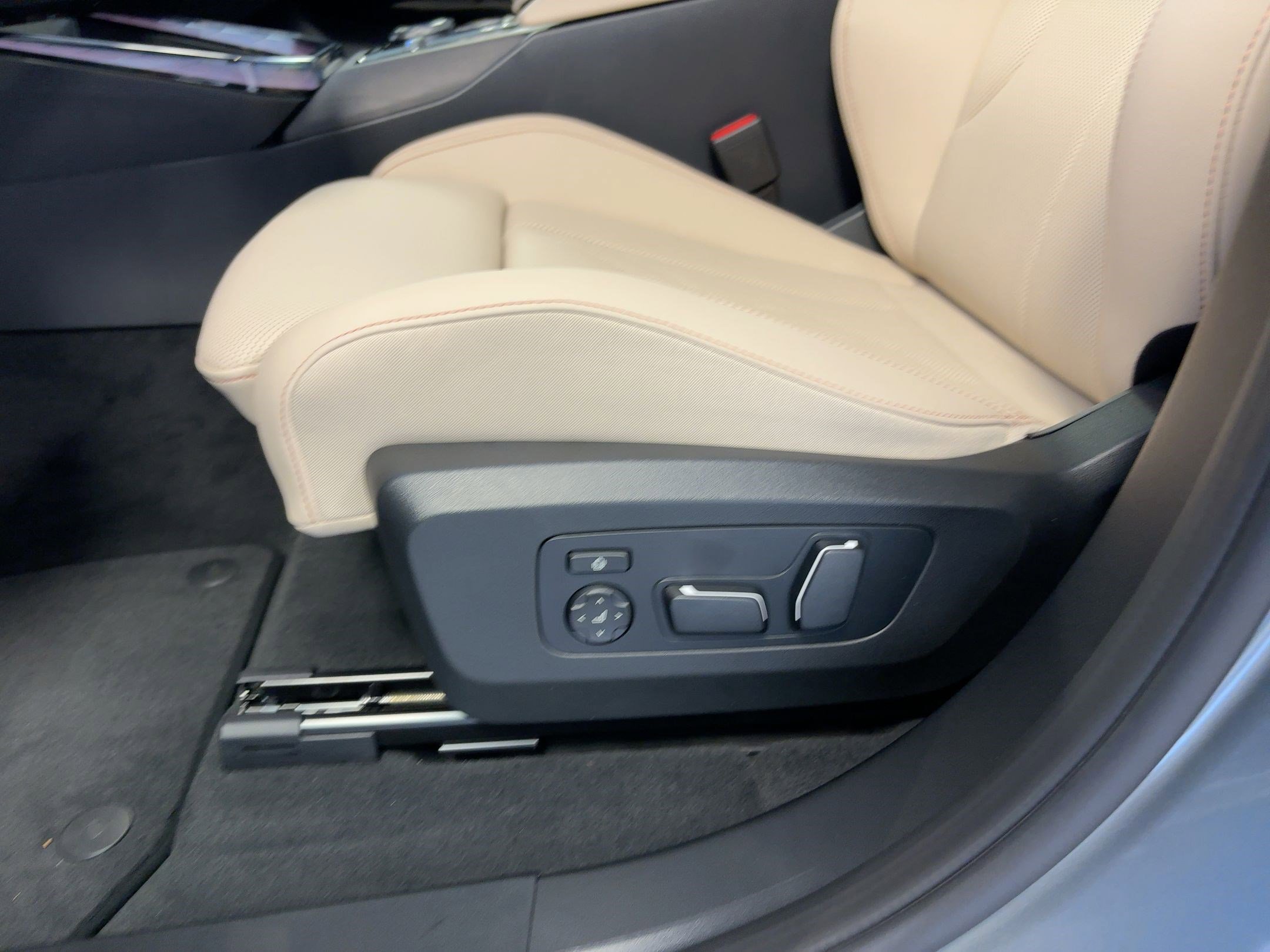 Used 2026 BMW X3 xDrive30 w/ Convenience Package image 13