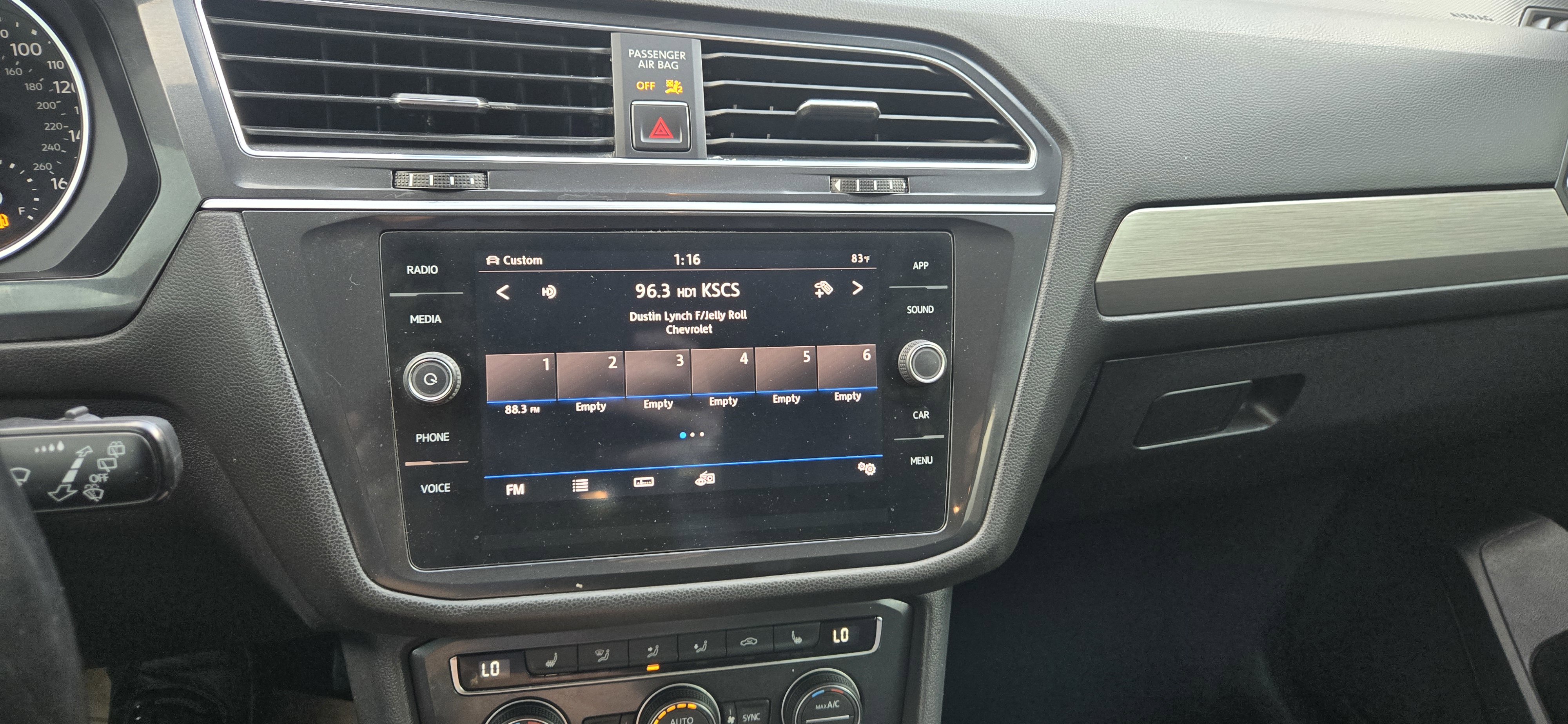 Used 2018 Volkswagen Tiguan SEL image 28