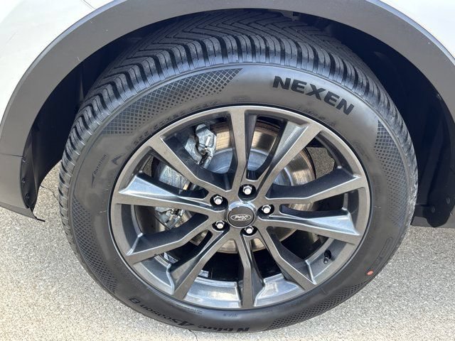 Used 2018 Ford Explorer Limited AWD/4WD image 16