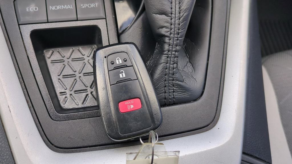 Certified 2024 Toyota RAV4 XLE image 25
