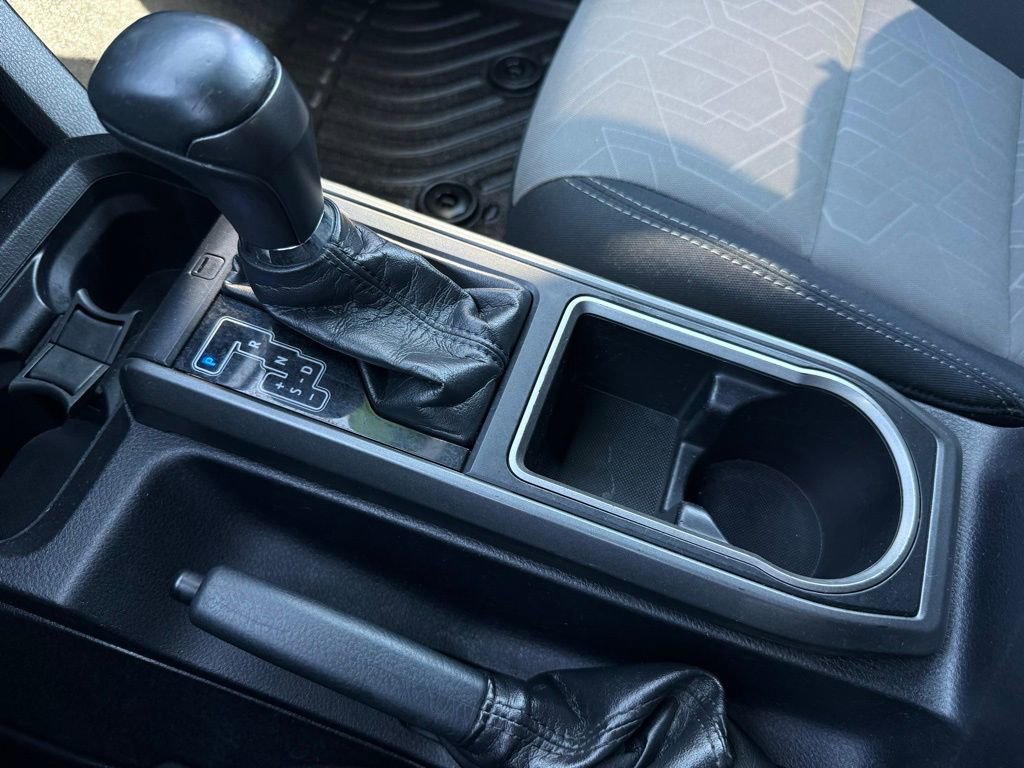 Used 2021 Toyota Tacoma TRD Off-Road w/ Technology Package AWD/4WD image 26