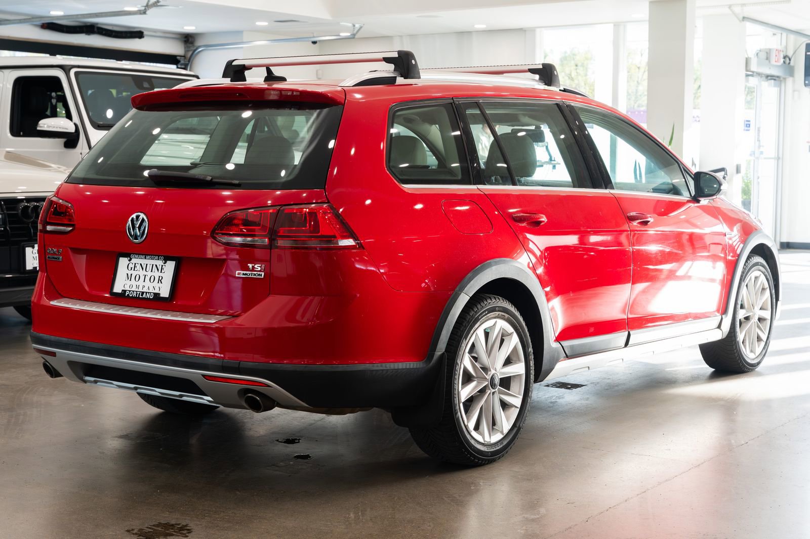 Used 2017 Volkswagen Golf Alltrack S AWD/4WD image 4