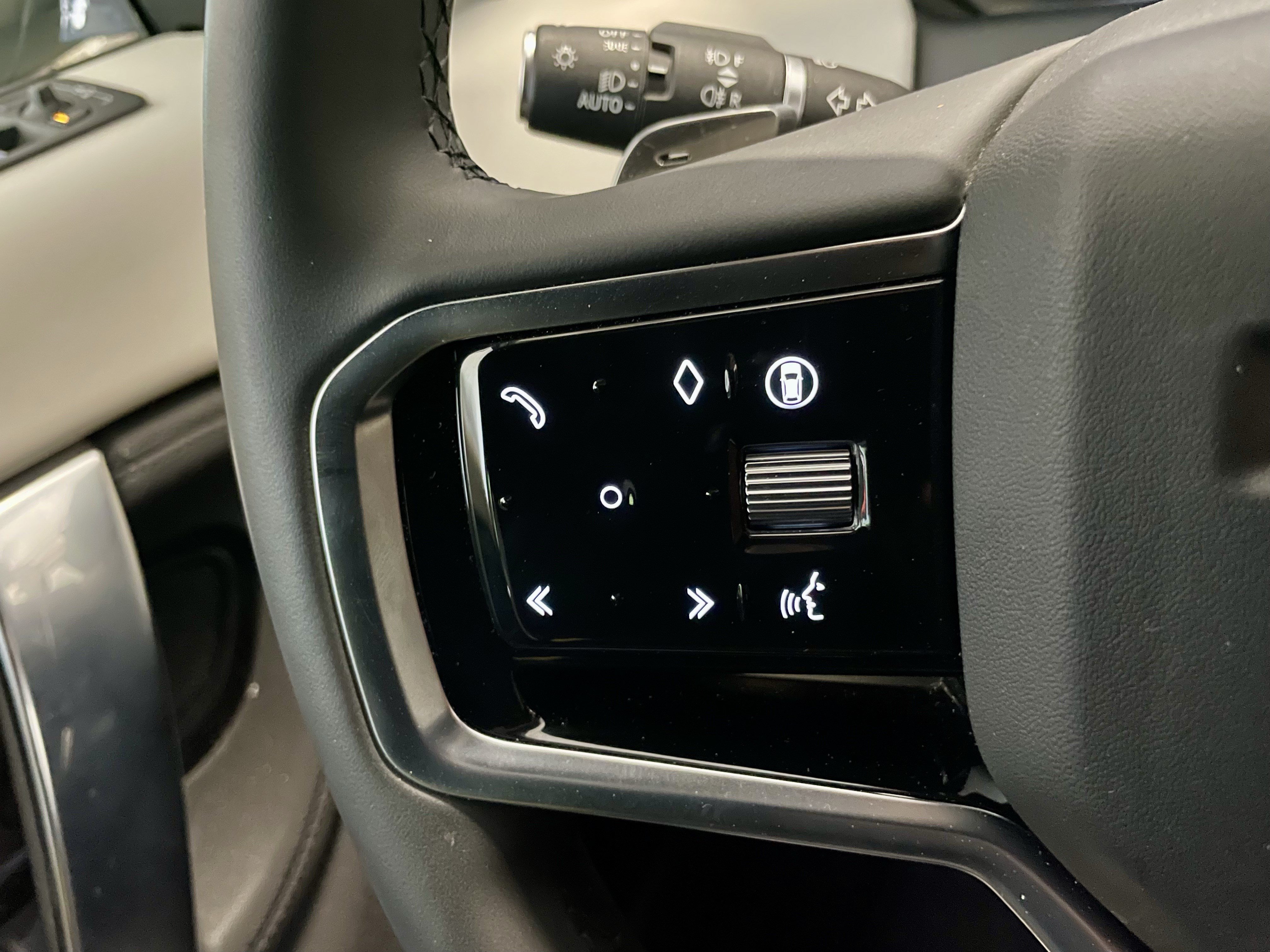 Certified 2025 Land Rover Discovery Sport S AWD/4WD image 23