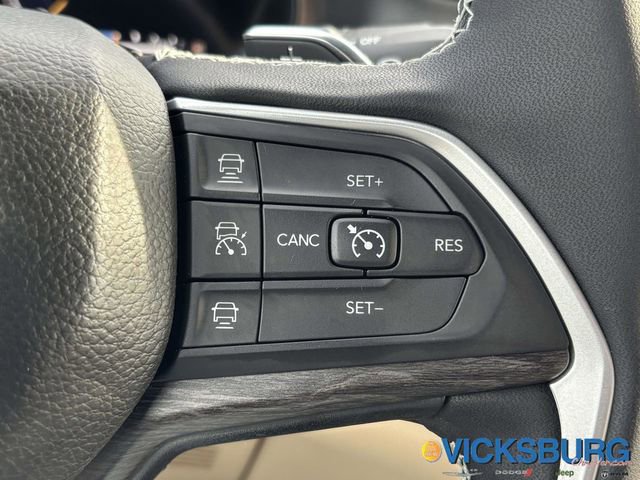 New 2025 Jeep Grand Cherokee Limited w/ Trailer Tow Package image 17