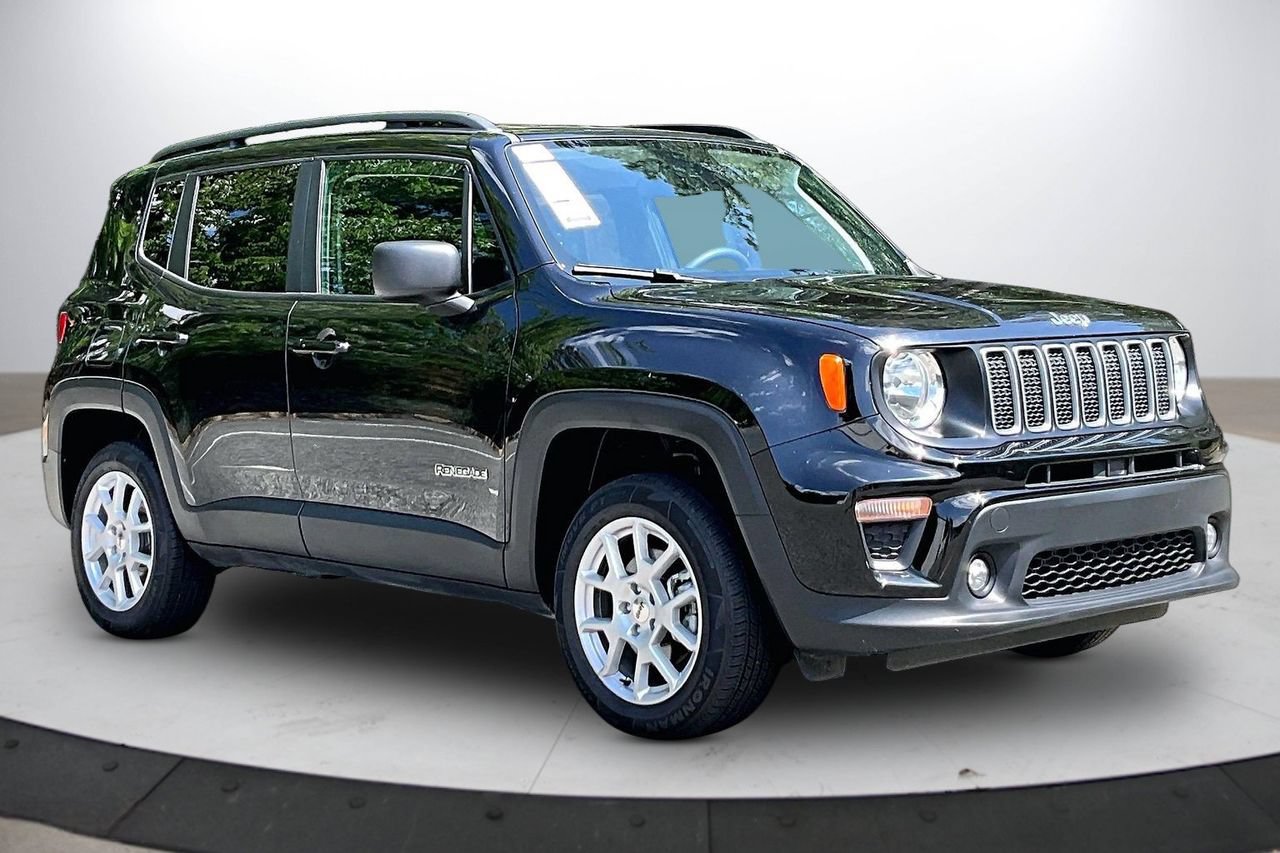 Certified 2022 Jeep Renegade Latitude AWD/4WD image 2