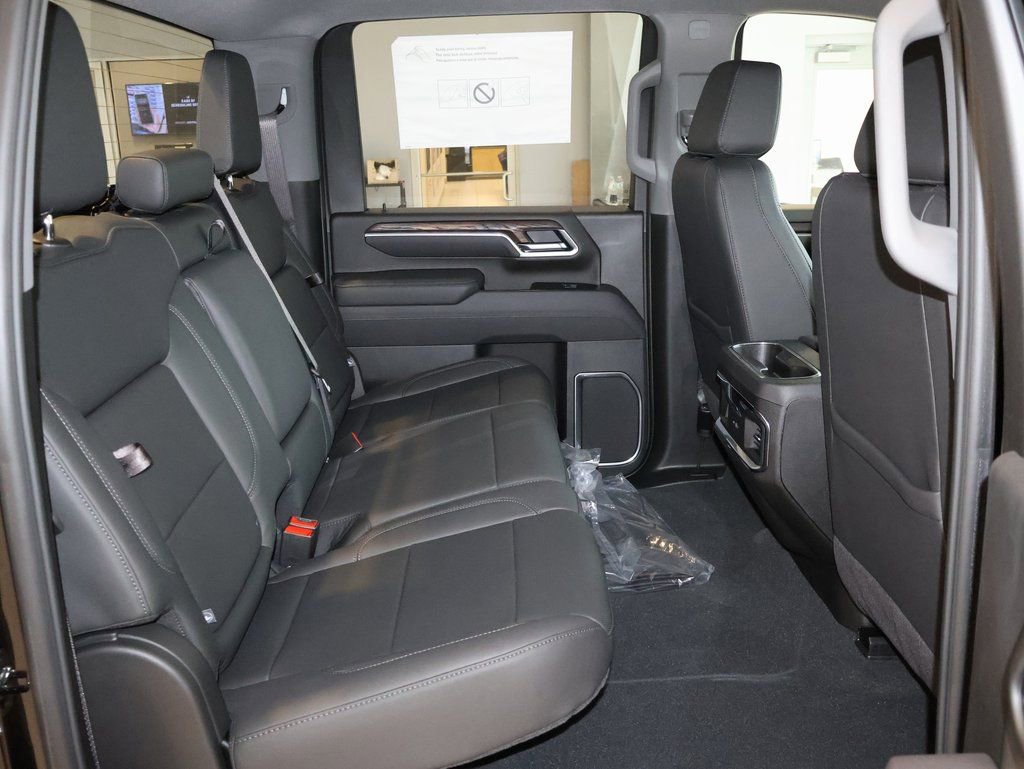 New 2025 GMC Sierra 2500 SLT w/ SLT Convenience Package image 38