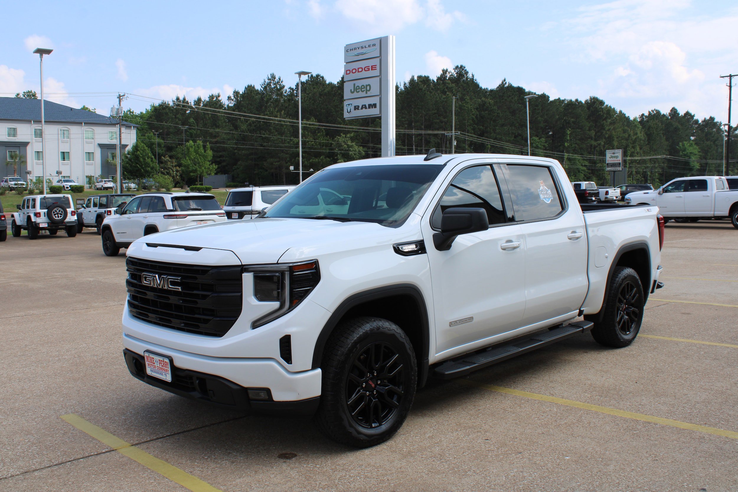 Used 2025 GMC Sierra 1500 Elevation w/ LPO, Elevation Black Package AWD/4WD image 1