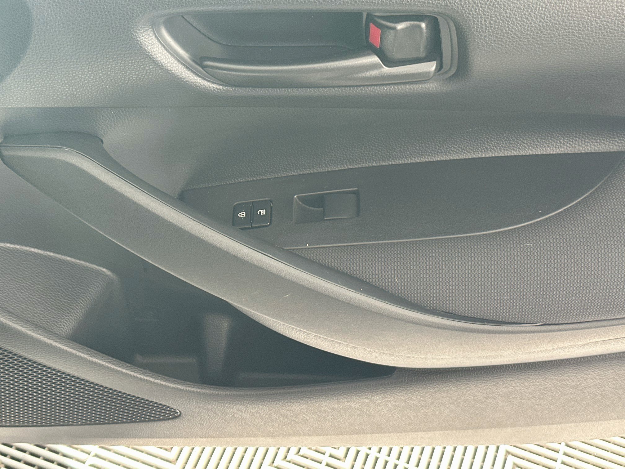 Certified 2025 Toyota Corolla LE FWD image 28