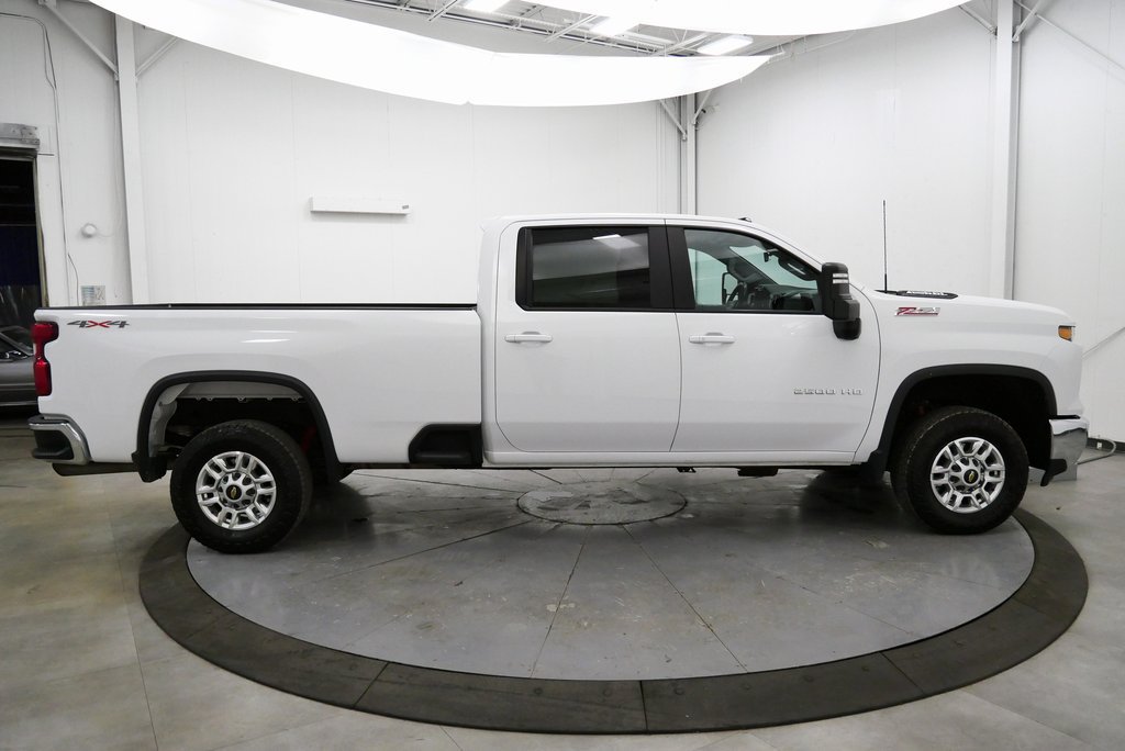 Used 2024 Chevrolet Silverado 2500 LT w/ Convenience Package AWD/4WD image 9