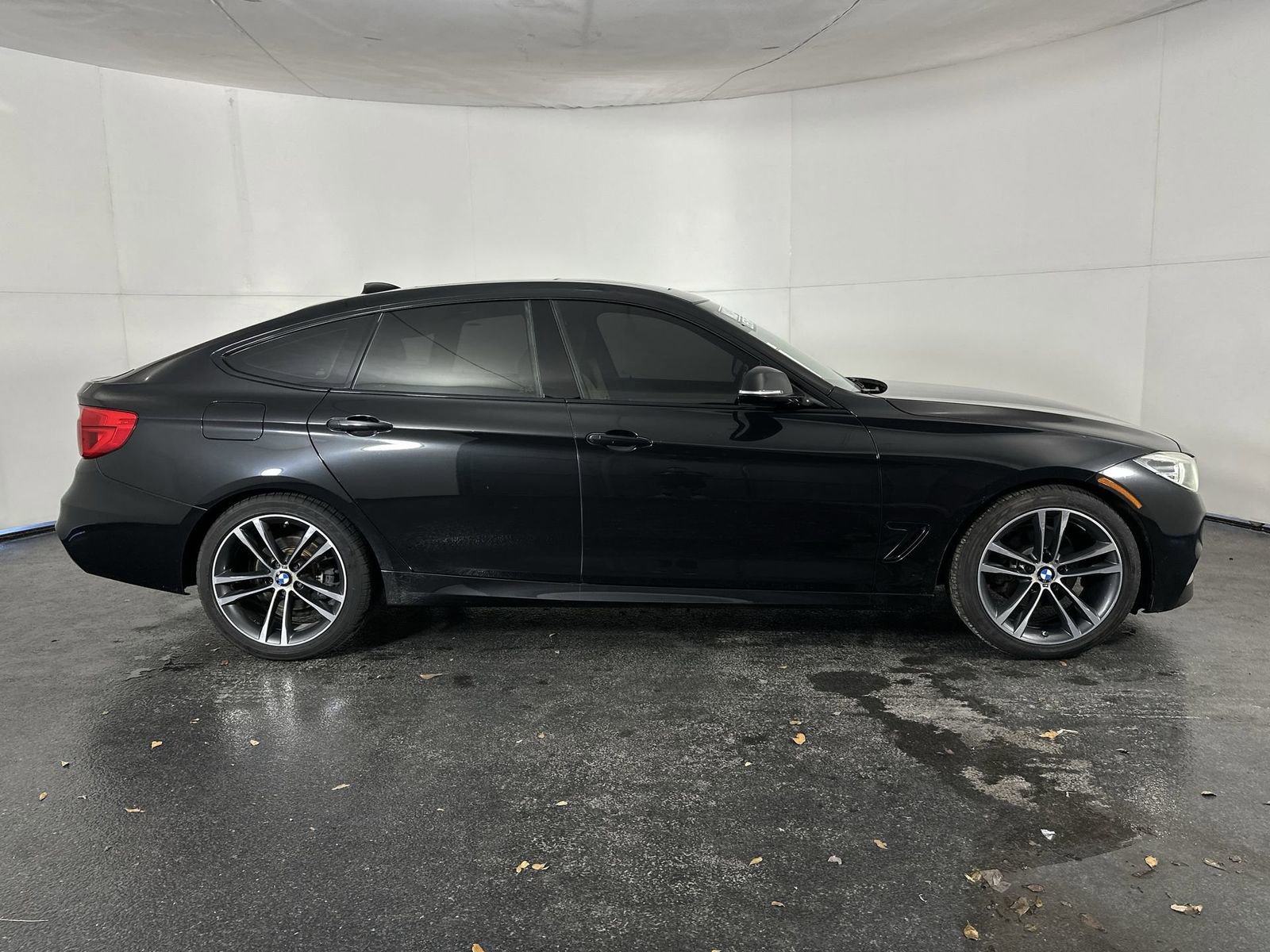 Used 2017 BMW 330i Gran Turismo xDrive image 13