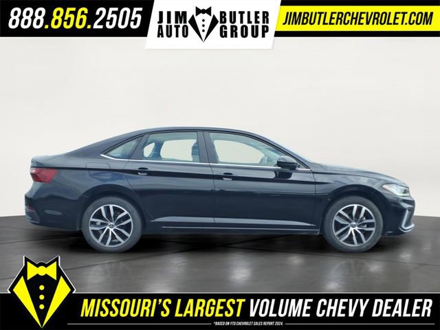 Used 2025 Volkswagen Jetta SE image 23
