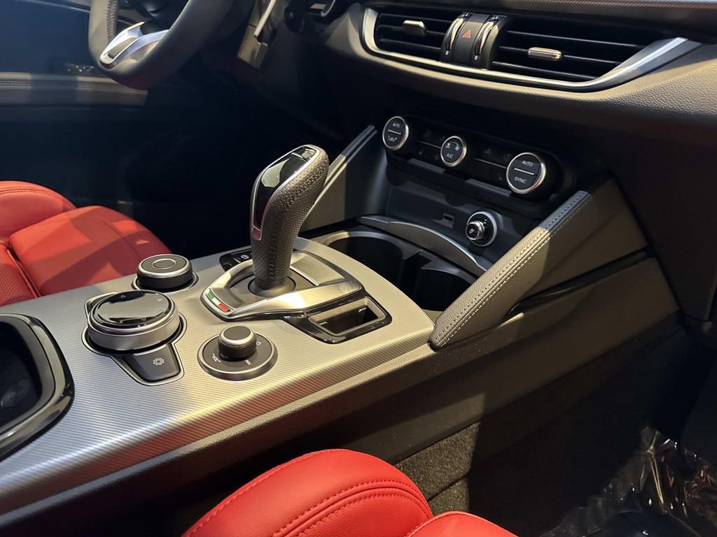 New 2026 Alfa Romeo Stelvio Sprint w/ Convenience Package image 29