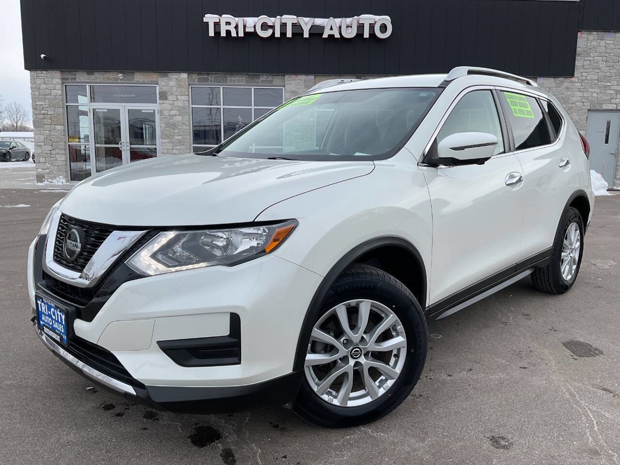 Used 2018 Nissan Rogue SV w/ Premium Package image 1