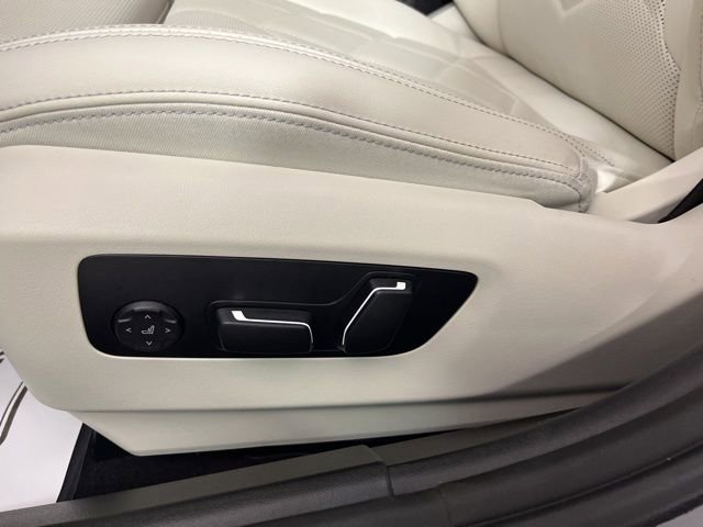 Used 2024 BMW 530i w/ Premium Package image 34