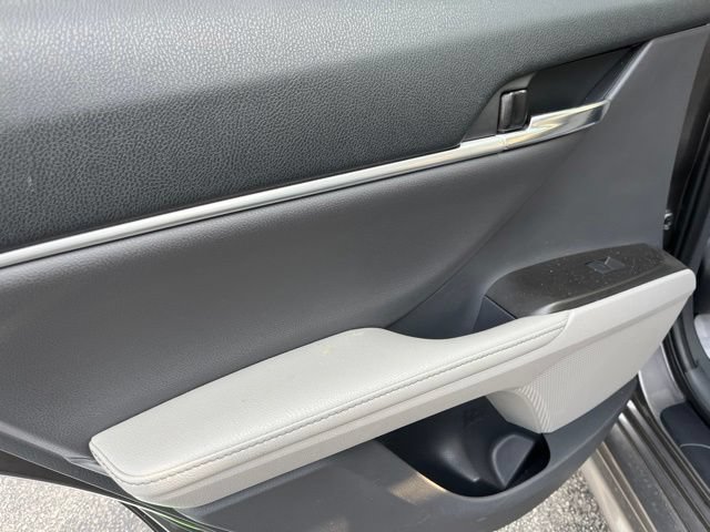Used 2022 Toyota Camry XSE FWD image 12