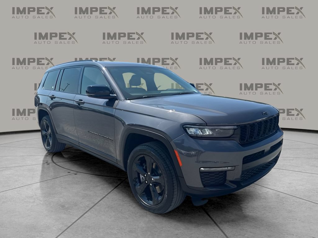 Used 2025 Jeep Grand Cherokee L Limited w/ Black Appearance Package AWD/4WD image 7