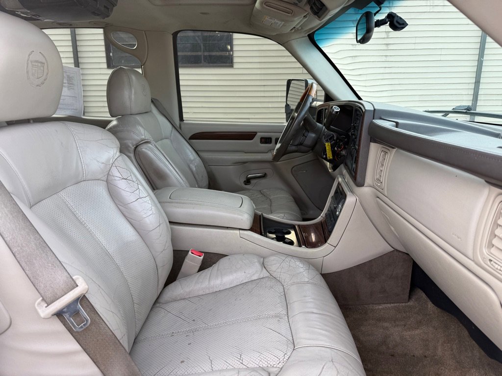 Used 2002 Cadillac Escalade AWD image 10