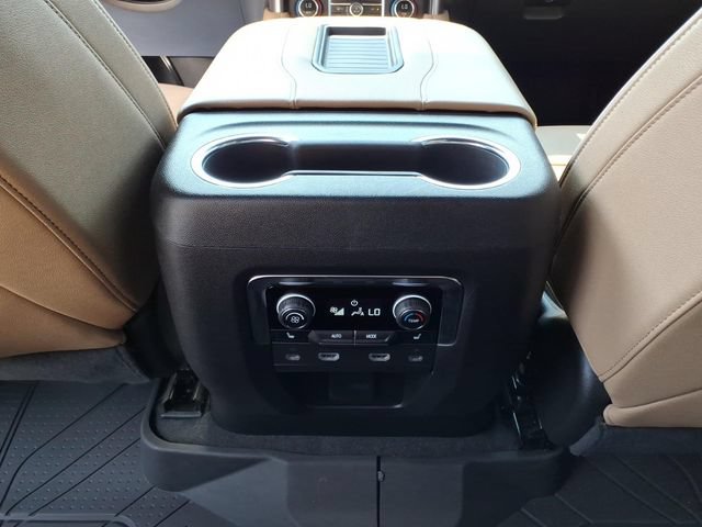 Used 2024 Chevrolet Tahoe Premier w/ Premium Package AWD/4WD image 10