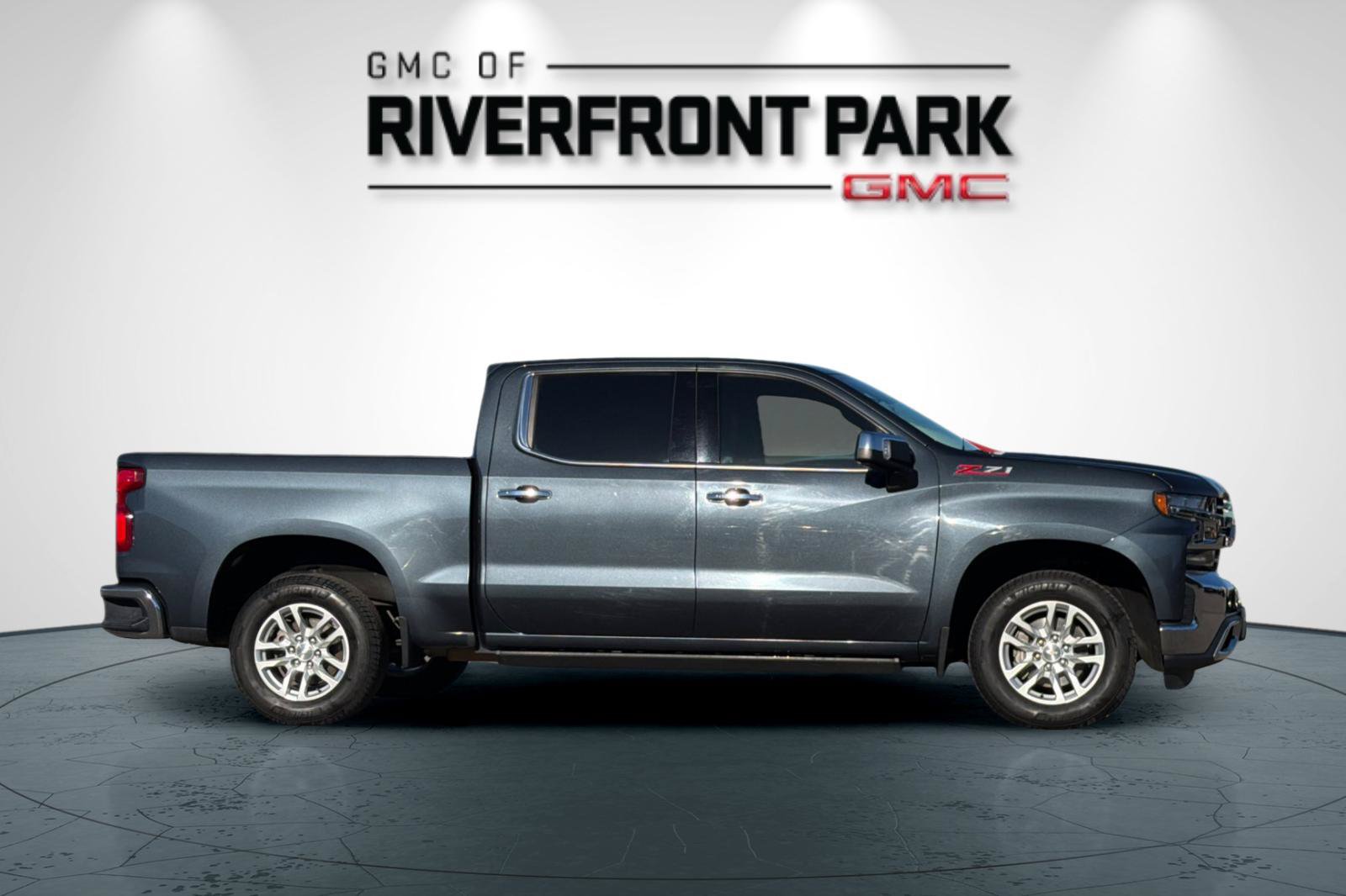 Used 2020 Chevrolet Silverado 1500 LTZ w/ LTZ Plus Package AWD/4WD image 2