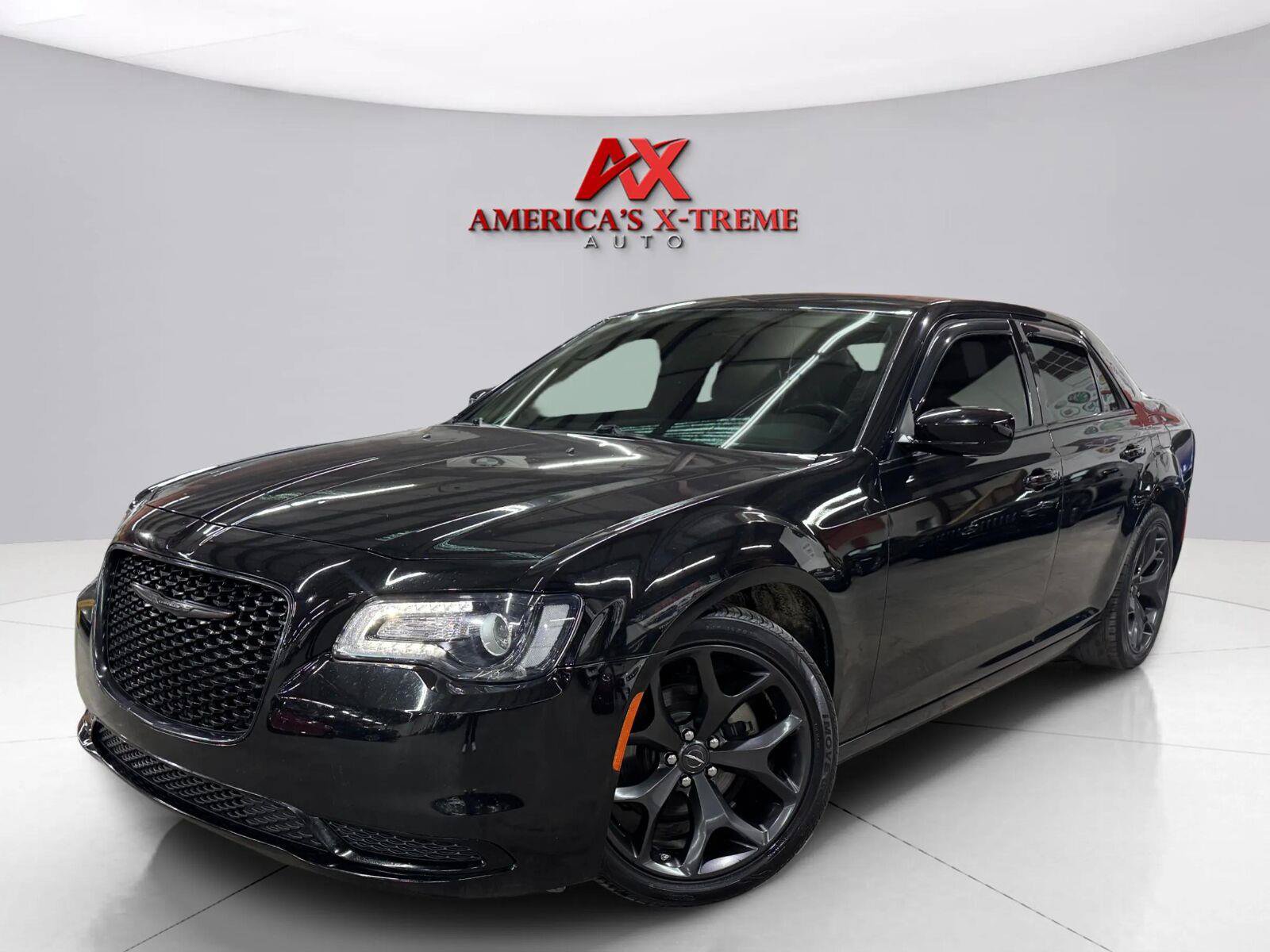 Used 2022 Chrysler 300 Touring w/ Sport Appearance Package RWD image 1