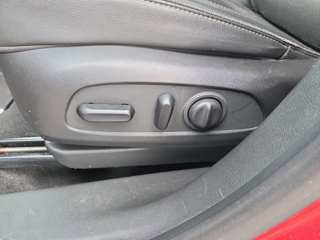 Used 2021 Buick Encore GX Select w/ Advanced Technology Package AWD/4WD image 25