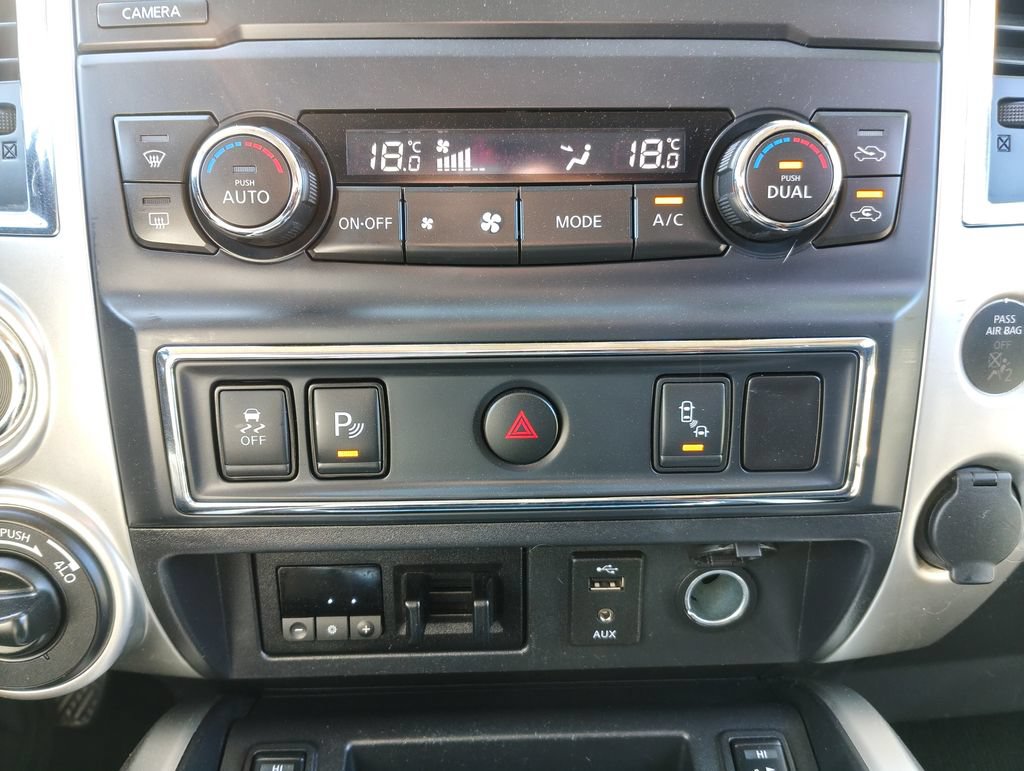 Used 2017 Nissan Titan SV AWD/4WD image 4