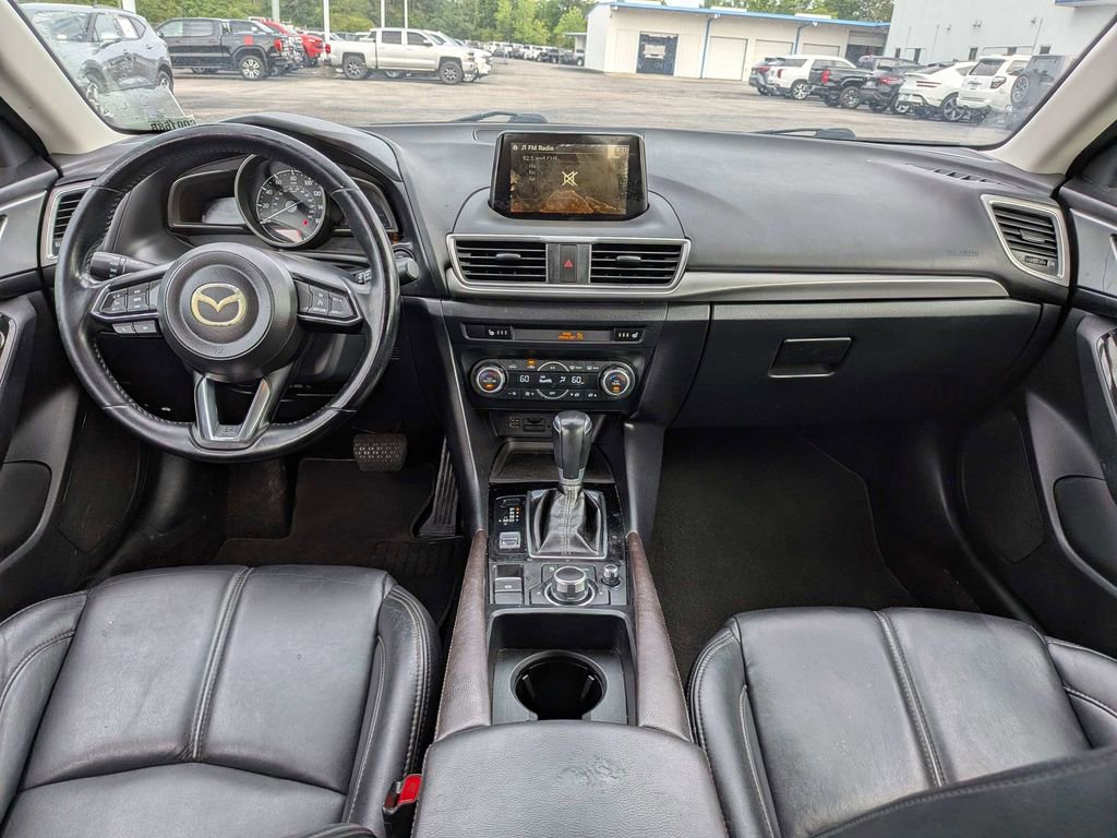 Used 2018 MAZDA MAZDA3 Touring FWD image 2