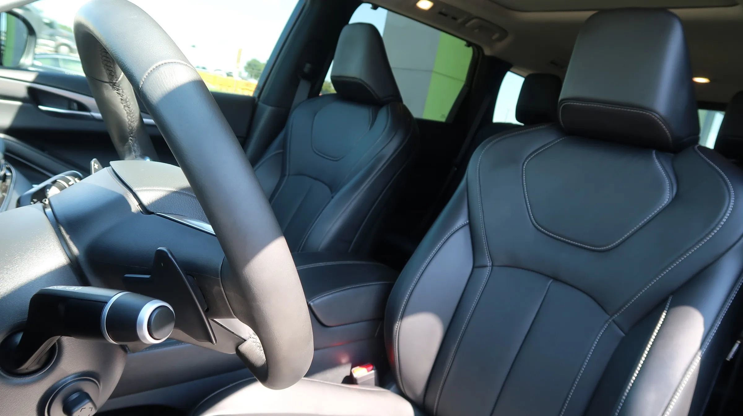 Used 2025 INFINITI QX60 Luxe image 18