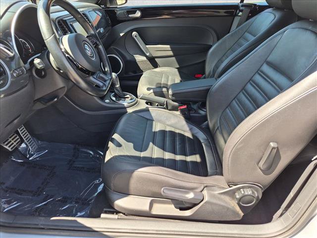 Used 2013 Volkswagen Beetle 2.0T FWD image 14