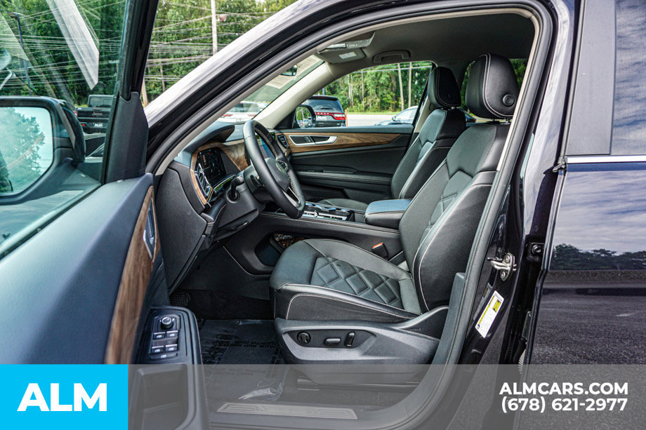 Used 2025 Volkswagen Atlas SE FWD image 18