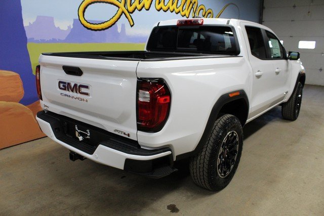 New 2026 GMC Canyon AT4 w/ AT4 Premium Package image 4