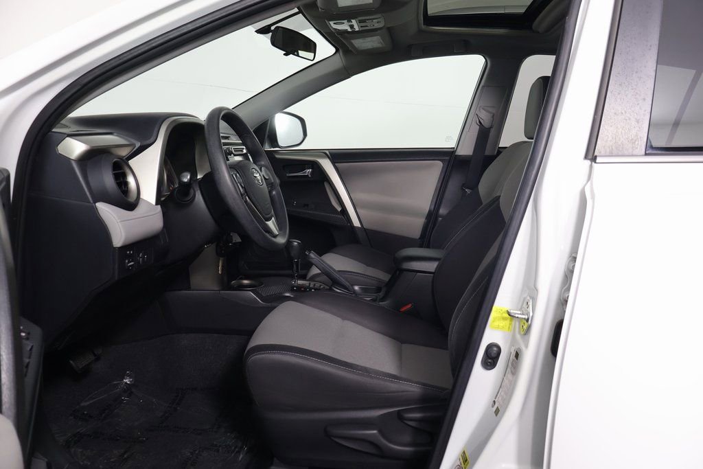 Used 2015 Toyota RAV4 XLE FWD image 10
