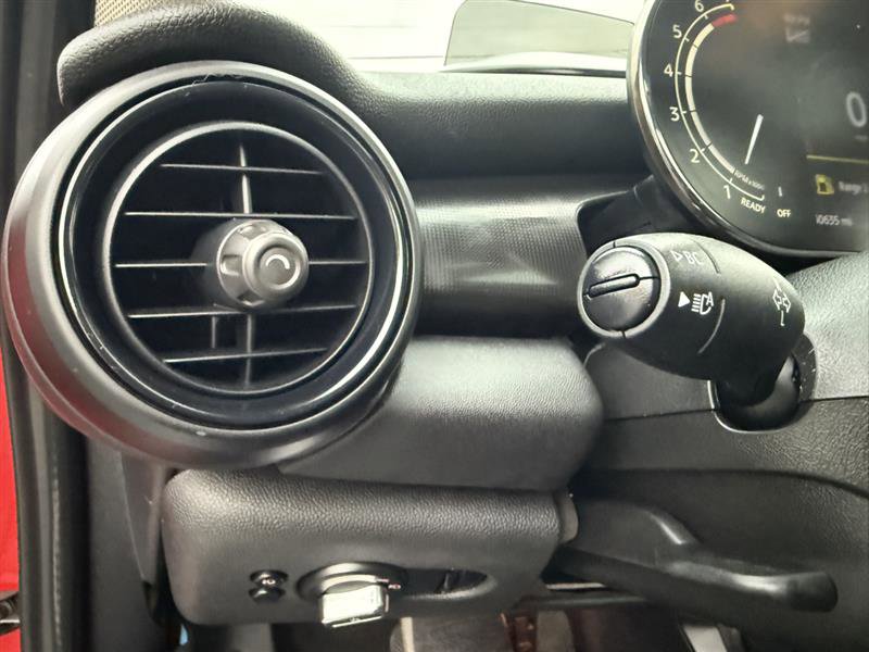 Used 2021 MINI Cooper S image 30