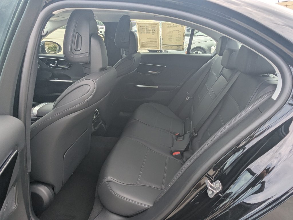 Used 2025 Mercedes-Benz C 300 4MATIC Sedan image 26