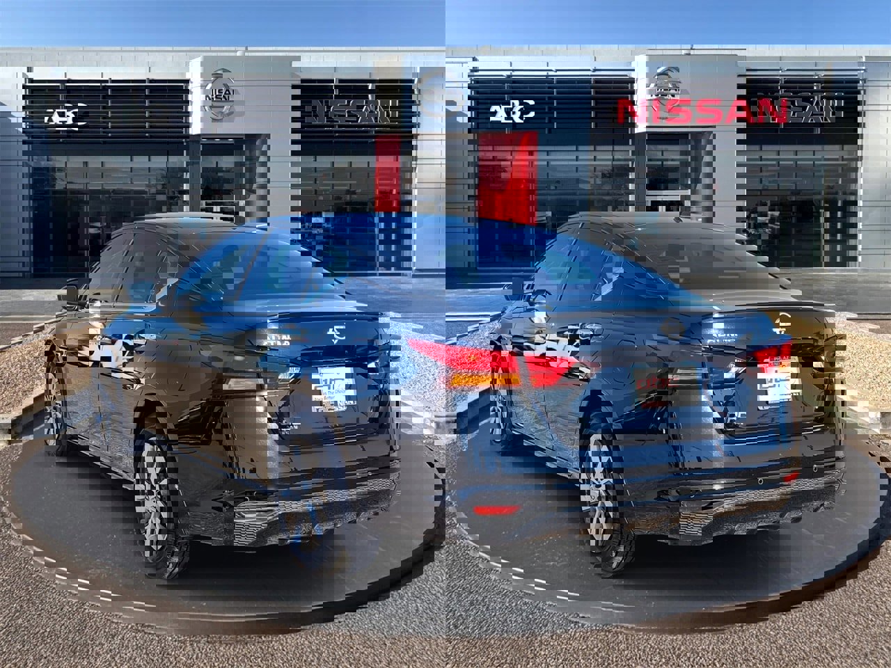 Used 2025 Nissan Altima 2.5 S image 7