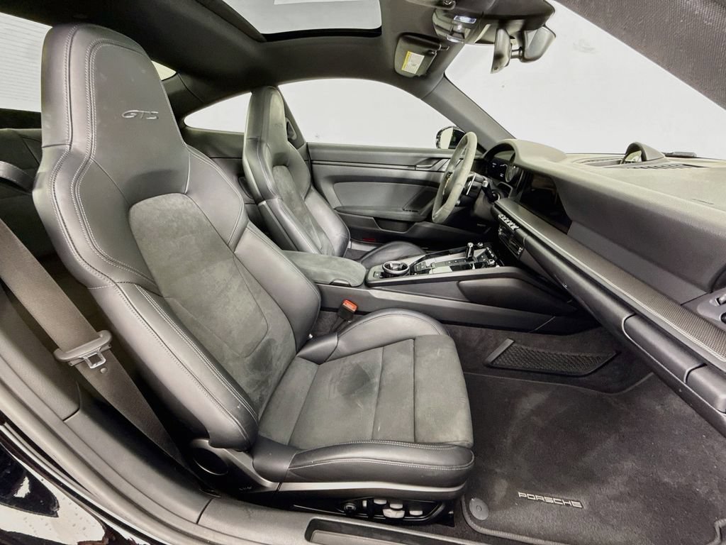 Certified 2024 Porsche 911 Carrera GTS RWD image 29