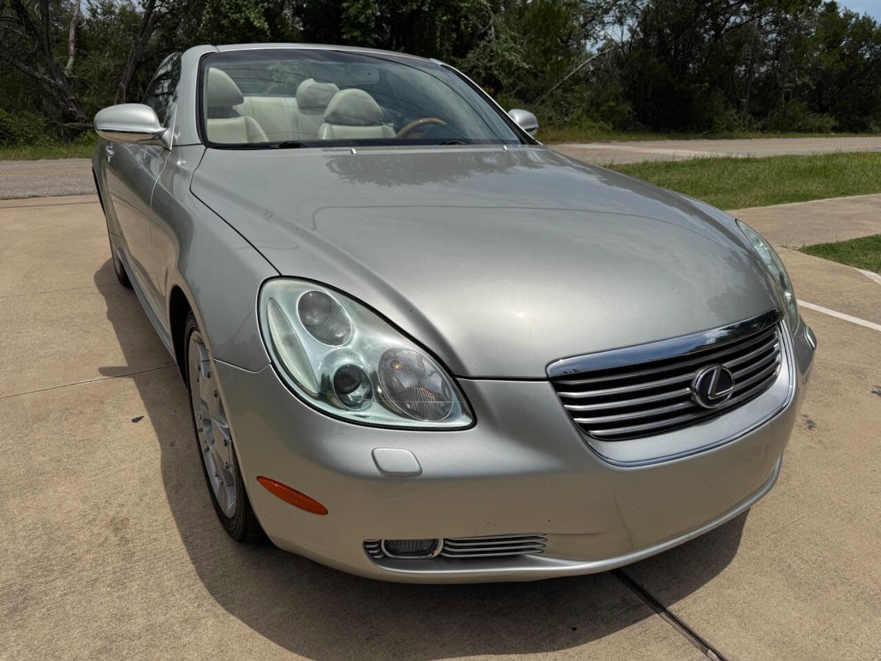 Used 2005 Lexus SC 430 Convertible RWD image 2