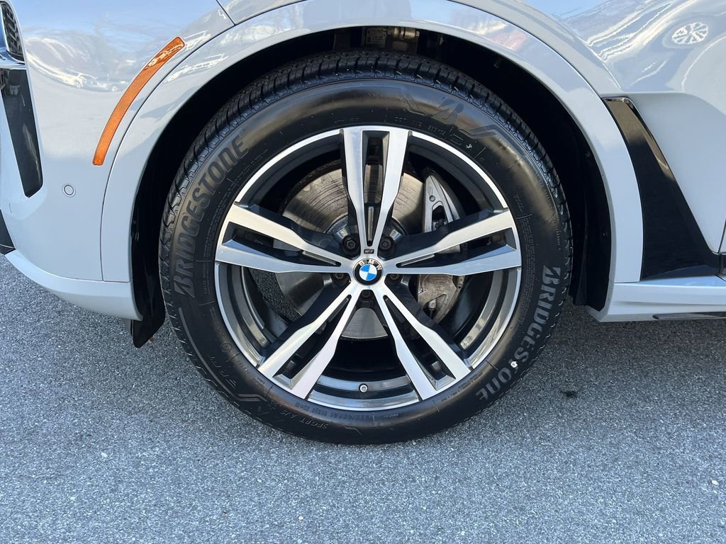 Certified 2024 BMW X7 xDrive40i w/ M Sport Package image 10