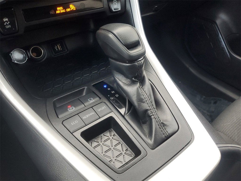 Certified 2025 Toyota RAV4 XLE image 28