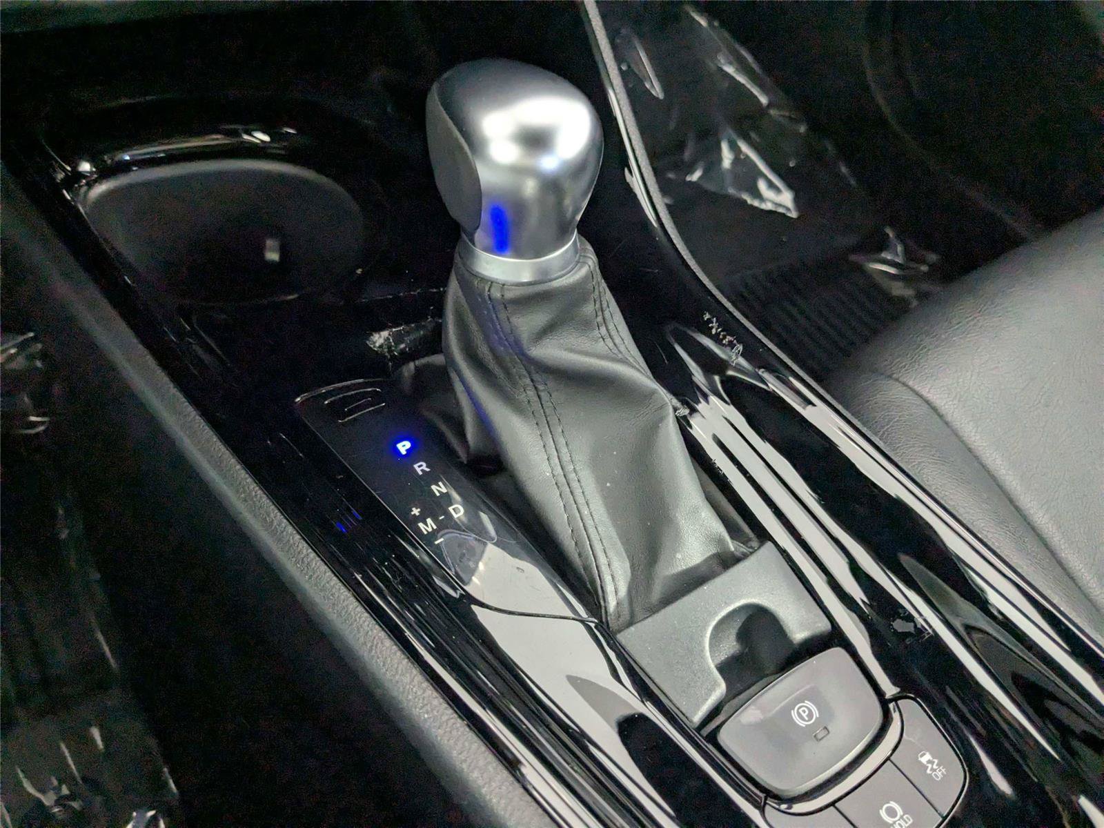 Used 2020 Toyota C-HR XLE FWD image 24