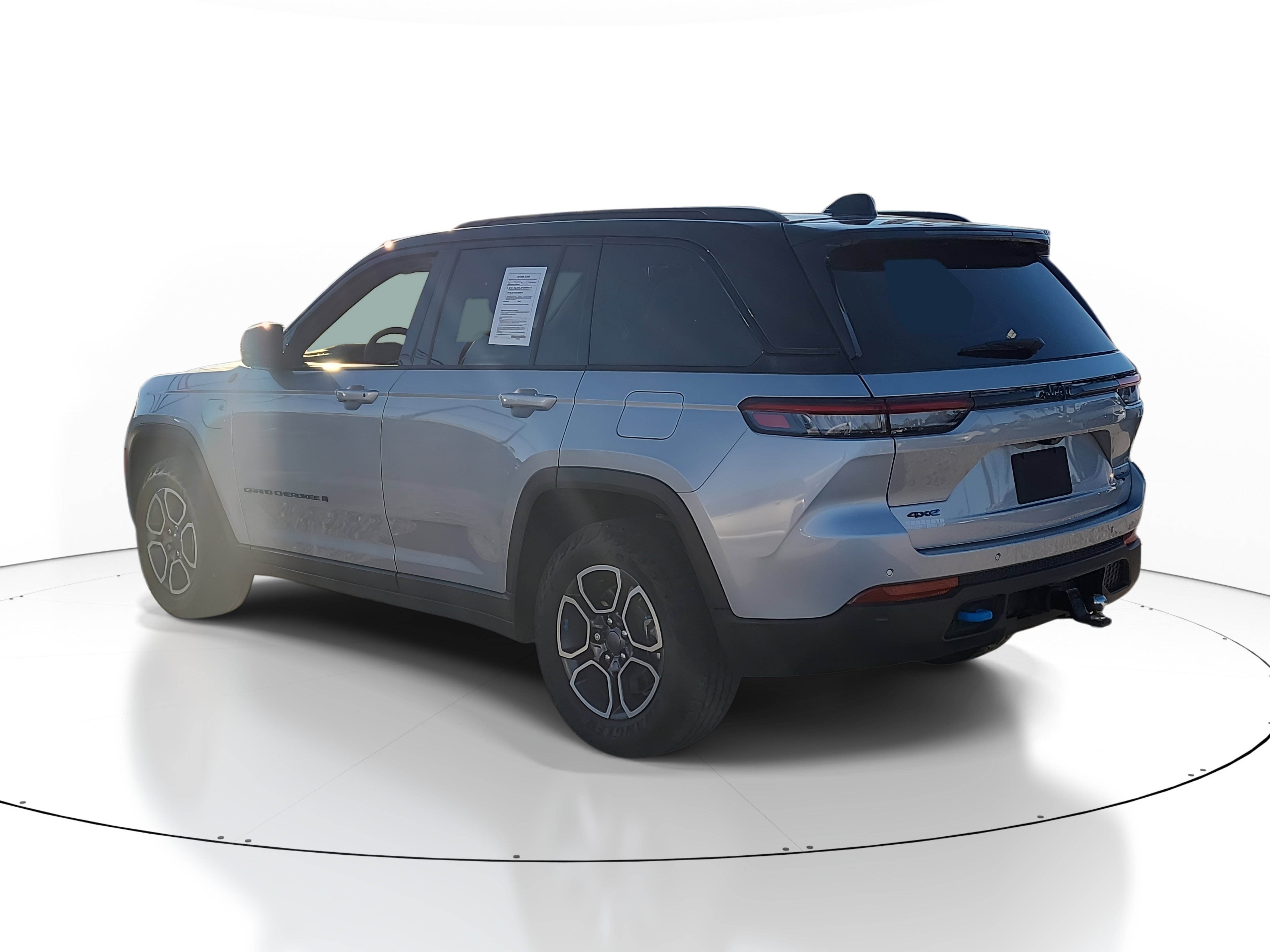 Used 2024 Jeep Grand Cherokee Trailhawk image 4
