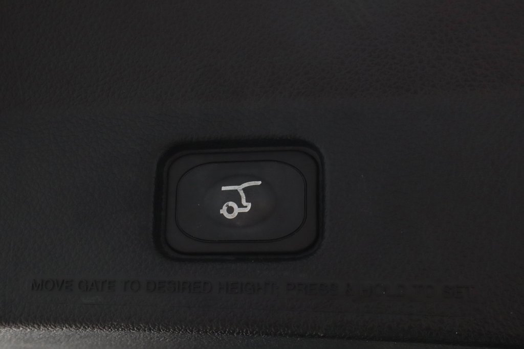 Used 2016 Ford Explorer Limited image 22