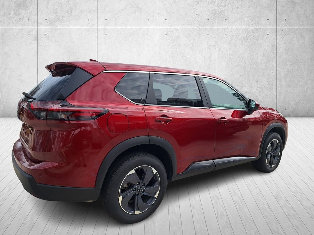 Used 2025 Nissan Rogue SV image 4