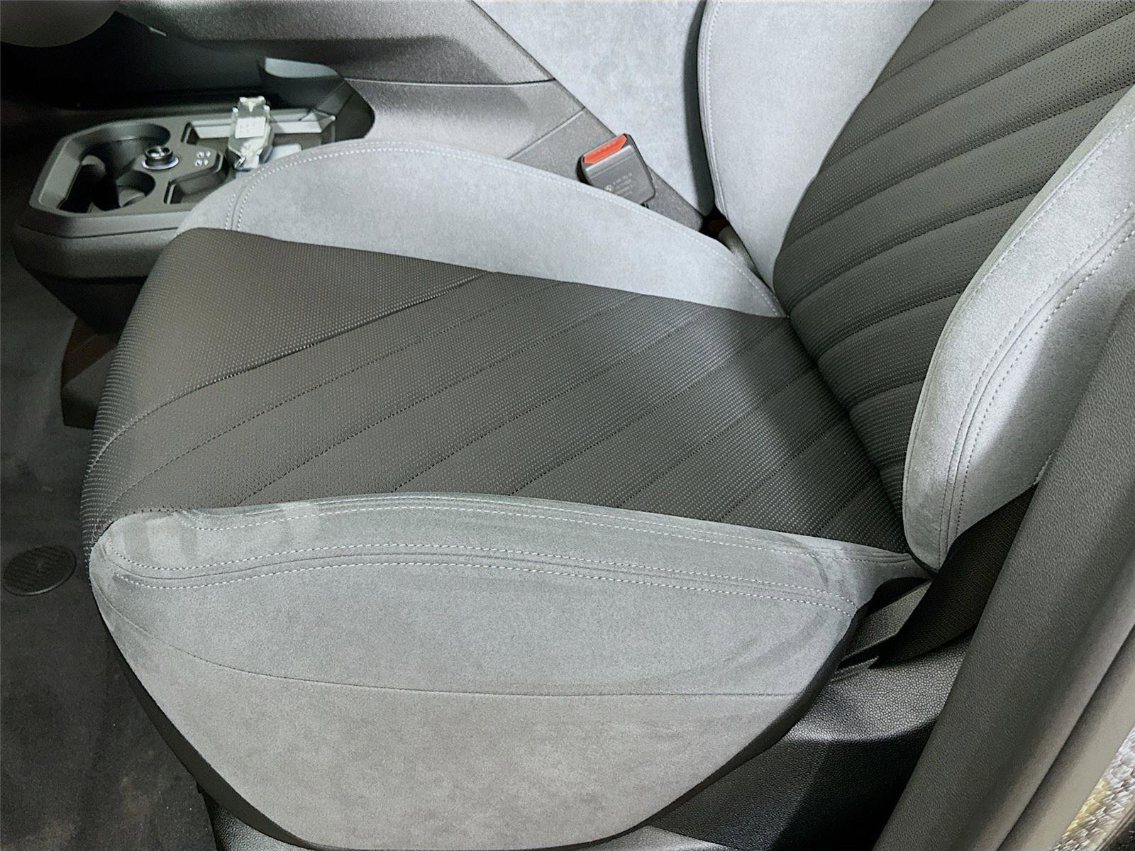 New 2026 BMW iX xDrive45 w/ M Sport Package image 19