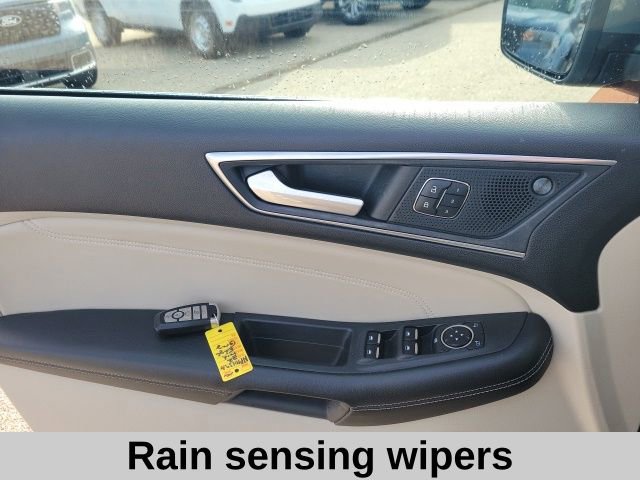 Used 2022 Ford Edge Titanium image 14