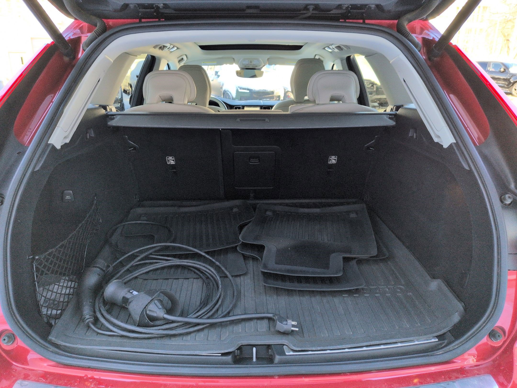 Certified 2023 Volvo XC60 T8 Plus image 29