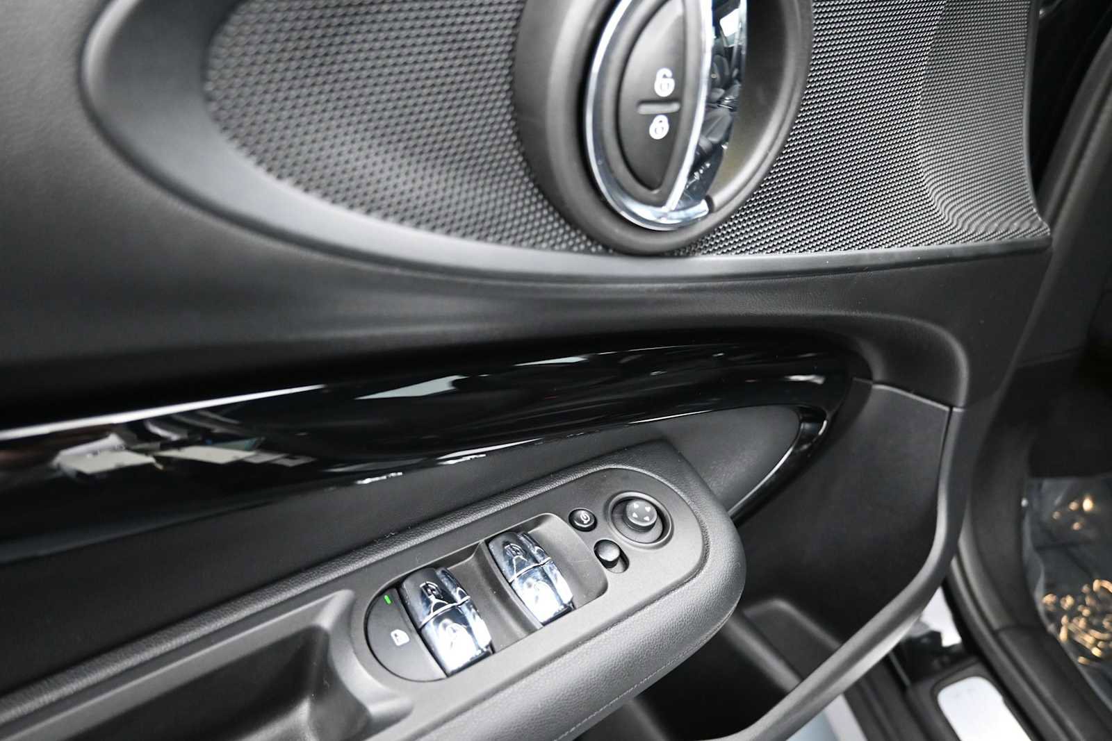 Used 2024 MINI Cooper Clubman S FWD image 9