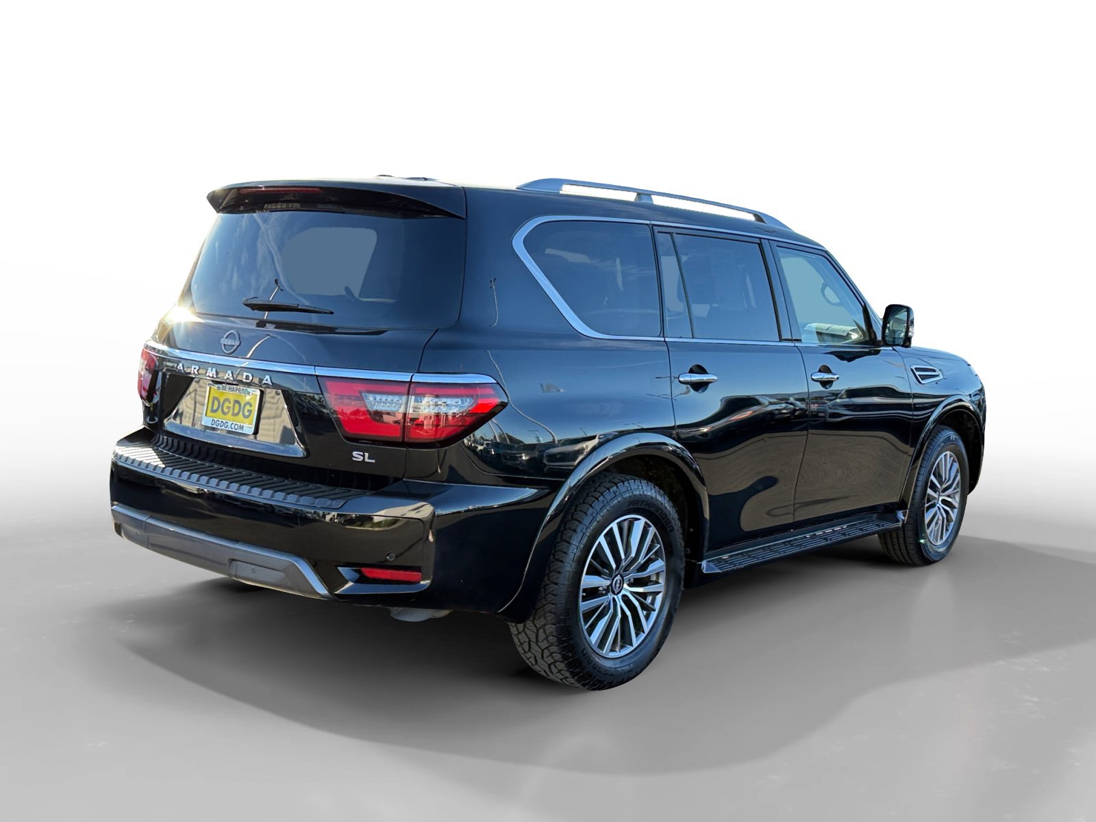 Used 2024 Nissan Armada SL w/ Captain's Chairs Package image 5